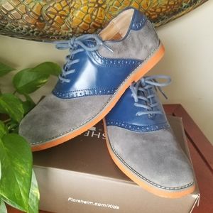 Brand new Florsheim Kennett Saddle Shoe